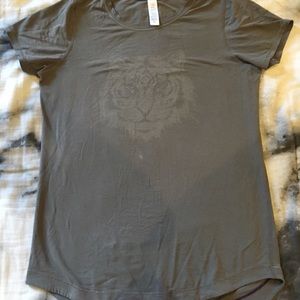 Ivivva shirt